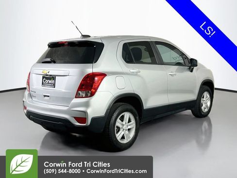 Used 2017 Chevrolet Trax LS AWD/4WD image 15