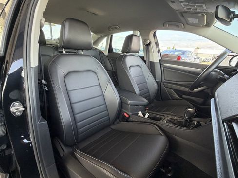 Used 2024 Volkswagen Jetta SE FWD image 24