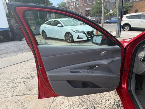 Used 2023 Hyundai Elantra SEL FWD image 19