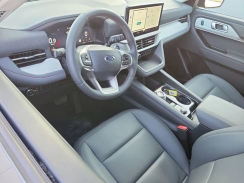 New 2026 Ford Explorer Active w/ Active Comfort Package image 6