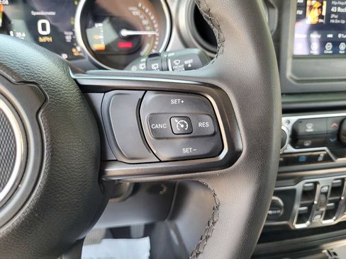 Used 2023 Jeep Wrangler Unlimited AWD/4WD image 28