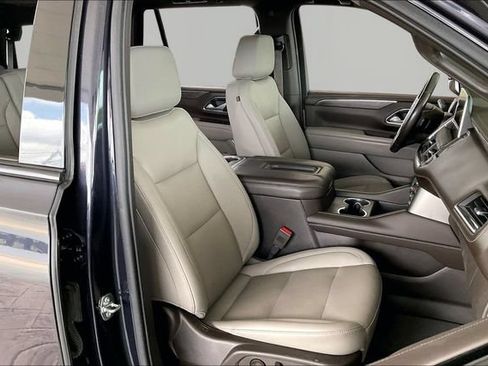 Used 2022 Chevrolet Tahoe Z71 w/ Z71 Off-Road Package AWD/4WD image 21