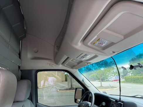 Used 2018 Nissan NV 2500 SV RWD image 14