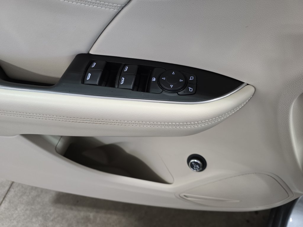Used 2023 Buick Envision Preferred AWD/4WD image 28