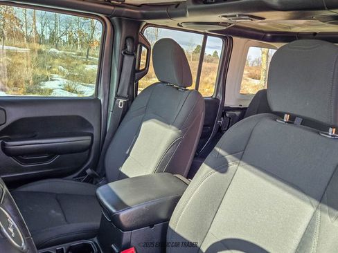 Used 2019 Jeep Wrangler Unlimited Sport S image 27
