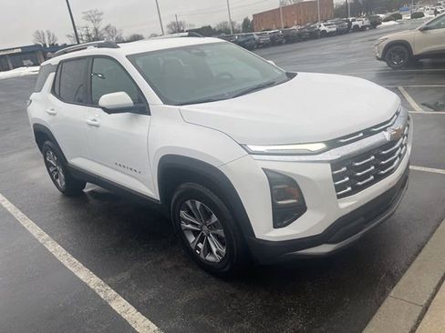 Certified 2025 Chevrolet Equinox LT w/ Convenience Package II image 3