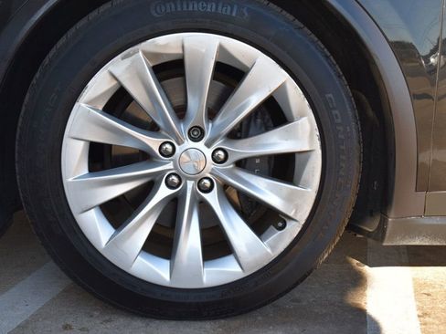 Used 2016 Tesla Model X 75D image 11