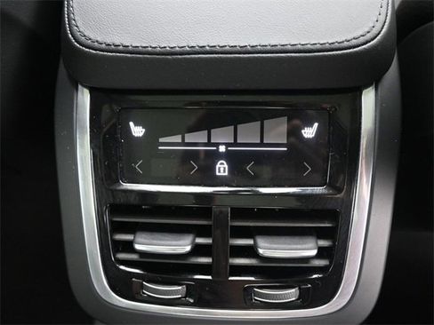 Used 2024 Volvo XC90 B6 Plus w/ Protection Package Premier image 34