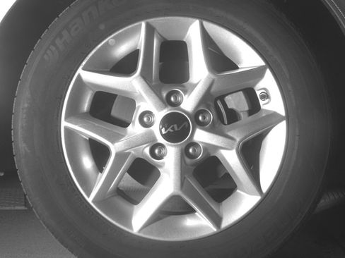 Used 2025 Kia Soul LX w/ LX Technology Package FWD image 13