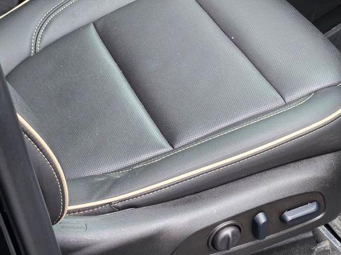 Certified 2024 Chevrolet Traverse Premier w/ Redline Edition image 6