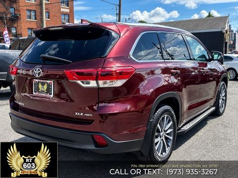 Used 2018 Toyota Highlander XLE AWD/4WD image 6