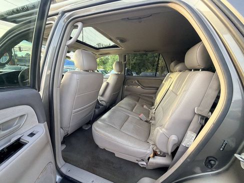 Used 2007 Toyota Sequoia SR5 AWD/4WD image 54