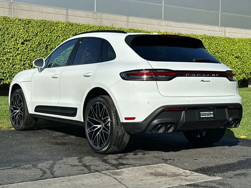 New 2026 Porsche Macan image 3