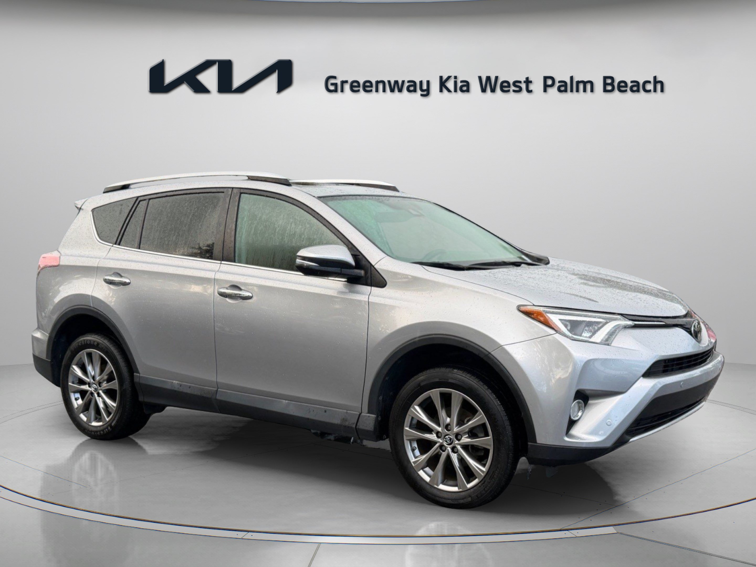 Used 2016 Toyota RAV4 Limited FWD image 1