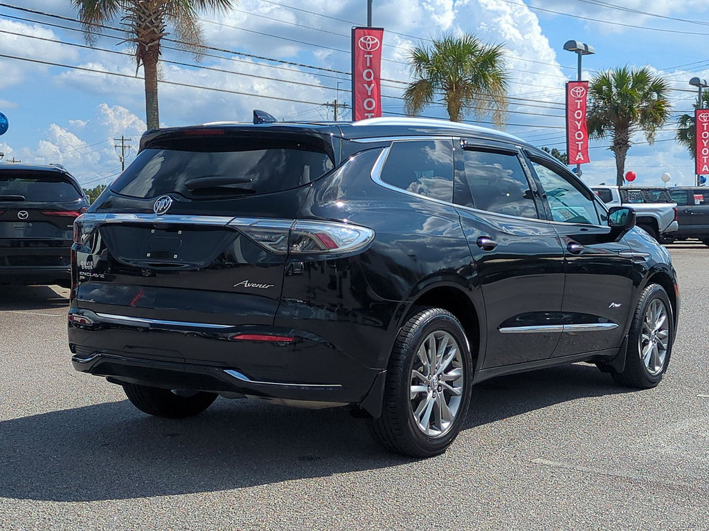 Used 2023 Buick Enclave Avenir w/ Avenir Technology Package AWD/4WD image 3