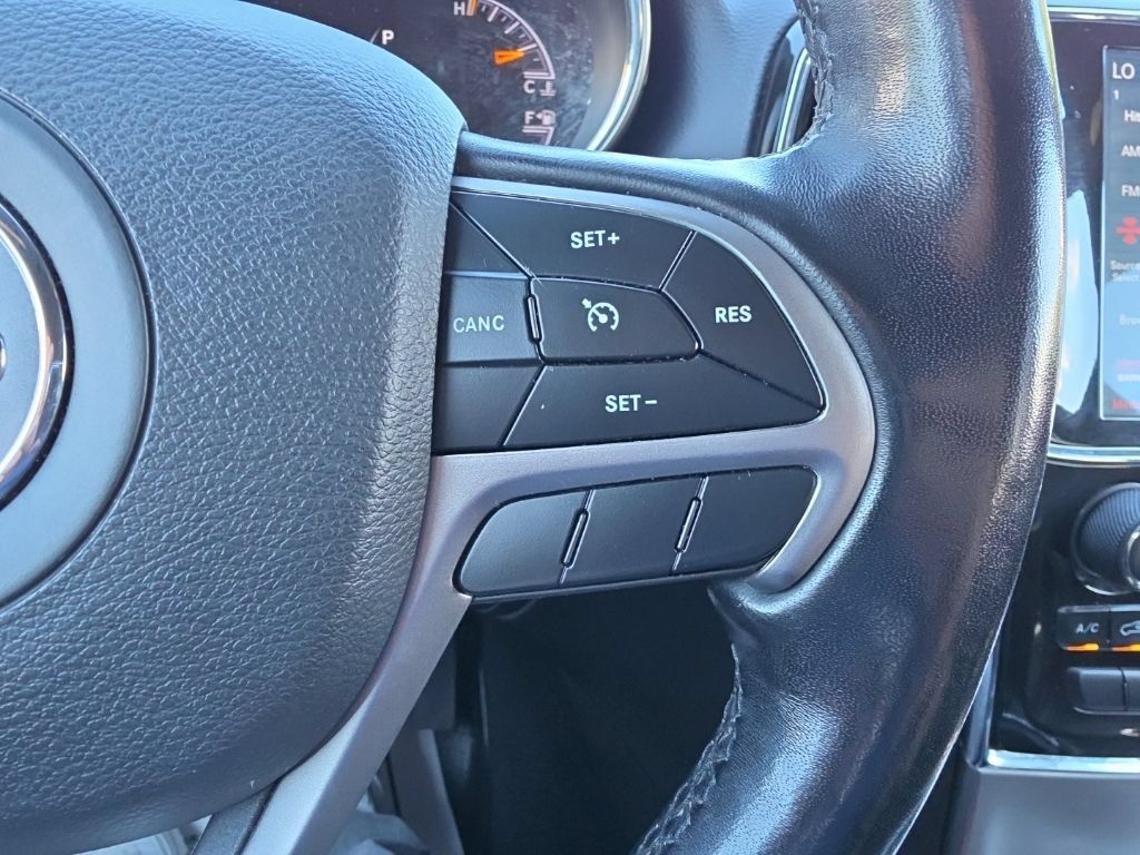Used 2021 Jeep Grand Cherokee Laredo X AWD/4WD image 24