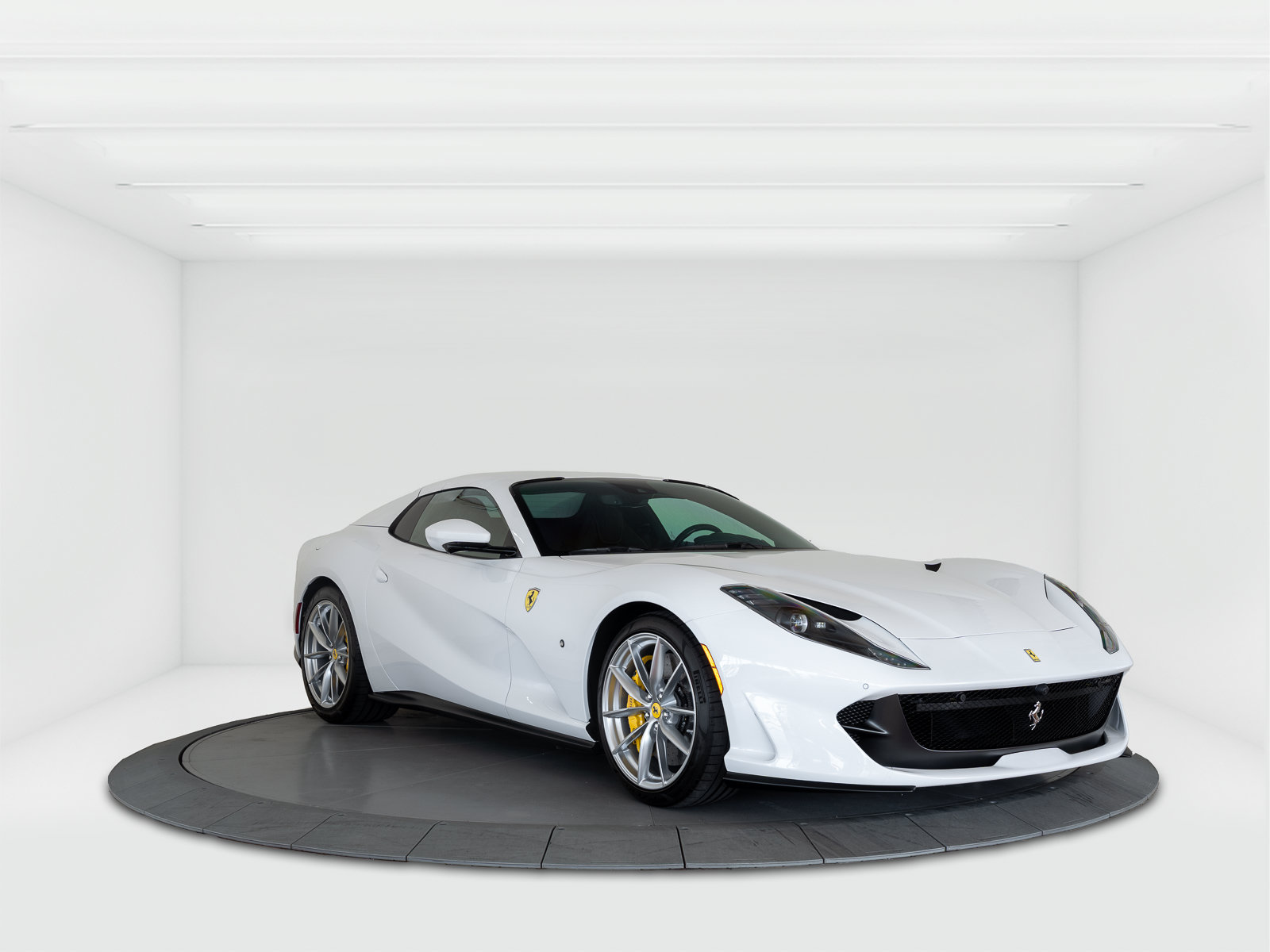 Used 2022 Ferrari 812 GTS RWD image 7