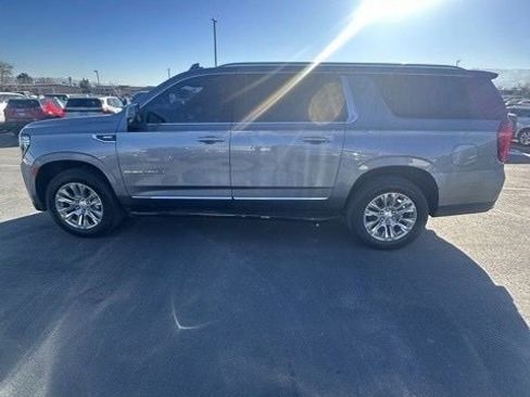 Used 2022 GMC Yukon XL Denali image 5