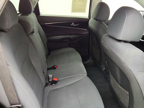 Used 2019 Kia Sorento AWD image 23