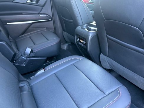 Used 2025 Chevrolet Traverse Z71 AWD/4WD image 18