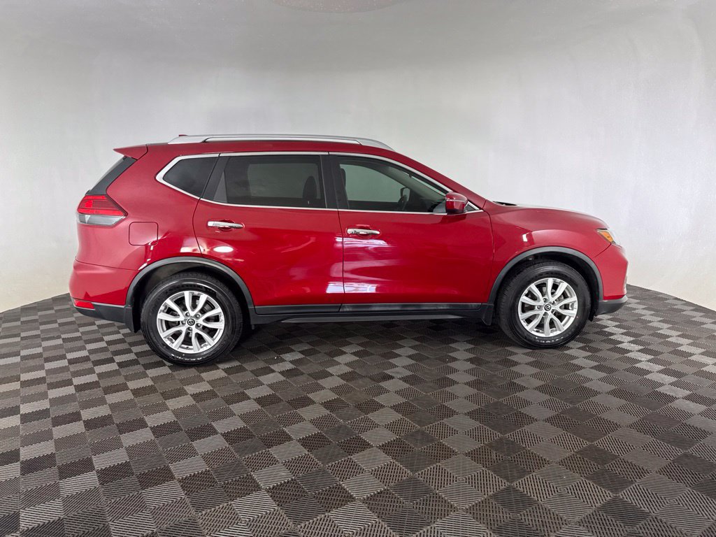 Used 2017 Nissan Rogue SV FWD image 4