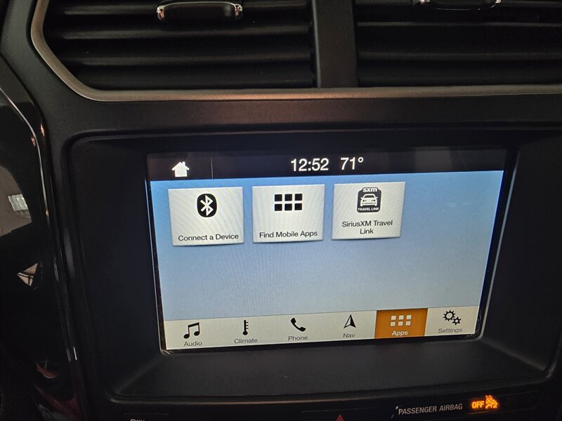 Used 2018 Ford Explorer XLT w/ Equipment Group 202A AWD/4WD image 35