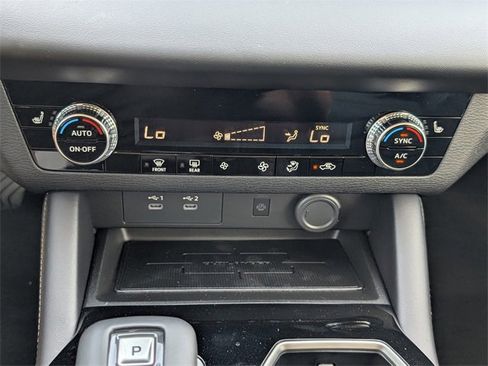 New 2025 Mitsubishi Outlander SE image 21