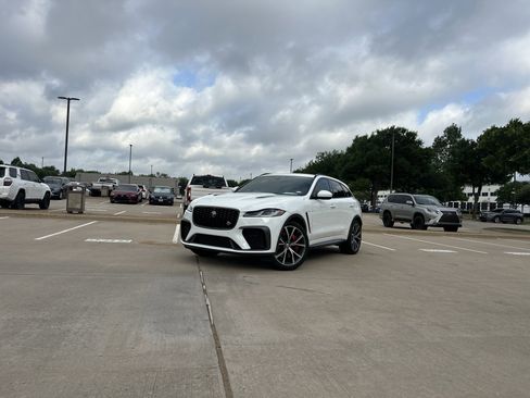 Used 2022 Jaguar F-PACE SVR image 1