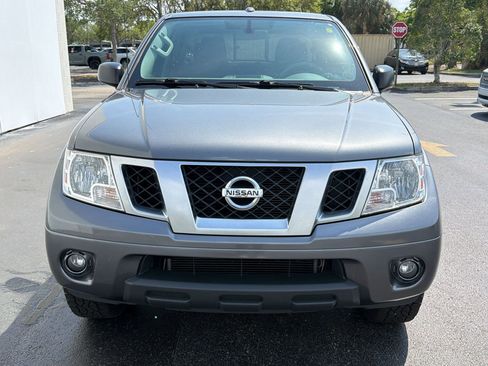 Used 2018 Nissan Frontier SV image 5