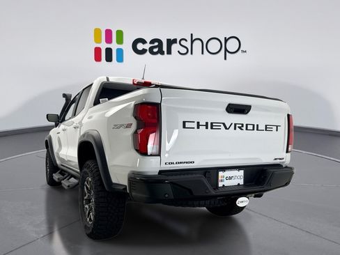 Used 2025 Chevrolet Colorado ZR2 w/ Technology Package AWD/4WD image 3