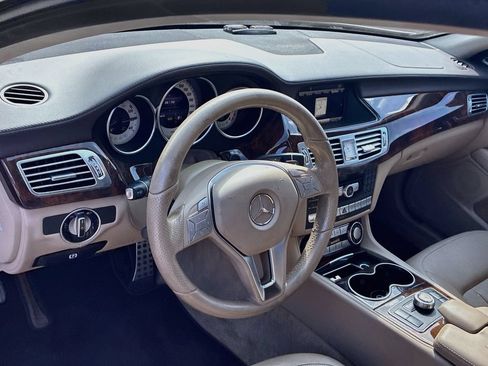 Used 2014 Mercedes-Benz CLS 550 4MATIC image 9