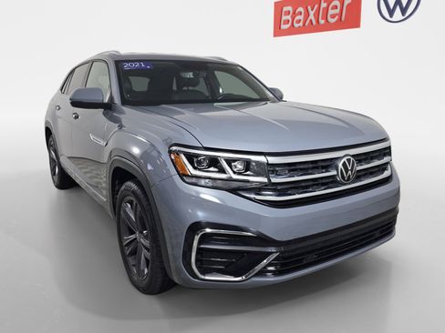 Certified 2021 Volkswagen Atlas Cross Sport SE w/ V6 Towing Package FWD image 1