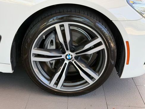 Used 2019 BMW 740i w/ M Sport Package RWD image 15