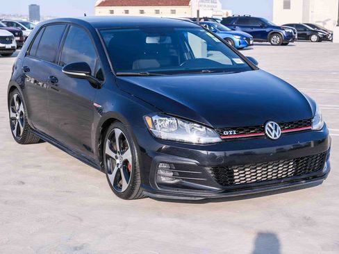 Used 2018 Volkswagen GTI S FWD image 3