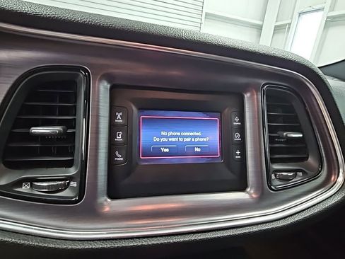 Used 2015 Dodge Challenger SXT image 15