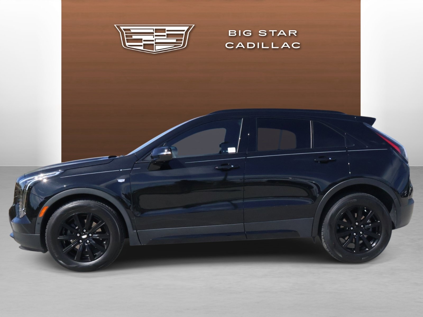 Certified 2022 Cadillac XT4 Sport w/ Enhanced Visibility Package FWD image 2