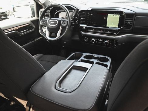 Used 2024 GMC Sierra 1500 Elevation image 30