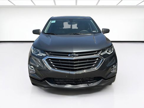 Used 2019 Chevrolet Equinox LS w/ LS Convenience Package FWD image 2