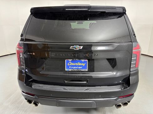 Used 2025 Chevrolet Suburban Z71 AWD/4WD image 7