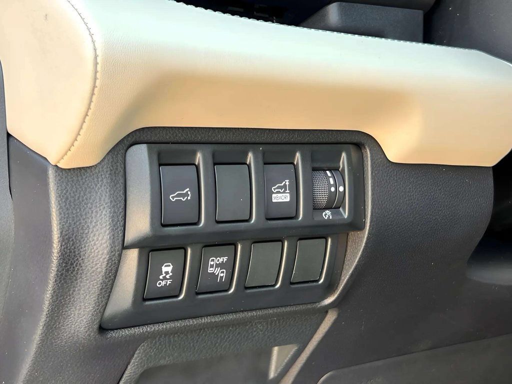 Used 2019 Subaru Ascent Limited AWD/4WD image 28