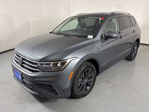 Used 2024 Volkswagen Tiguan SE AWD/4WD image 4