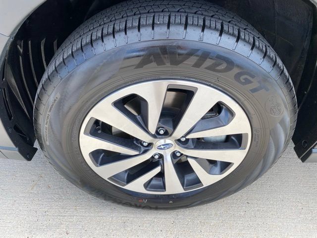 Used 2025 Subaru Outback Premium w/ Popular Package #1A AWD/4WD image 26