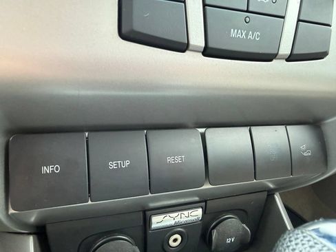 Used 2009 Ford Focus SES FWD image 21