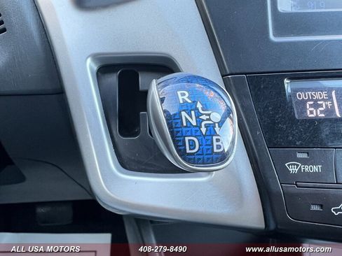 Used 2012 Toyota Prius V Three image 38