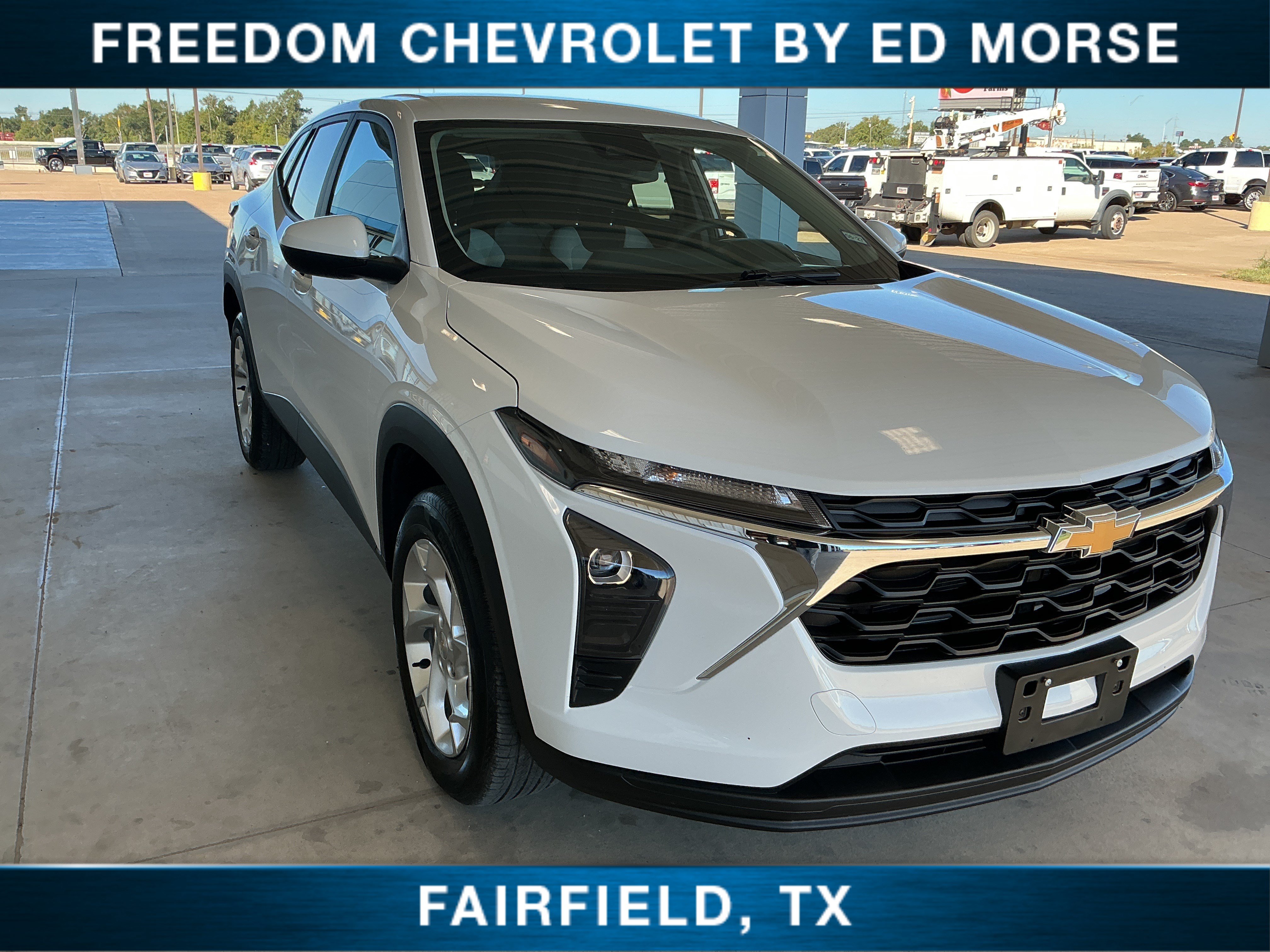 Used 2025 Chevrolet Trax LS w/ LS Convenience Package FWD image 1