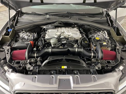 Used 2021 Jaguar F-PACE SVR image 33