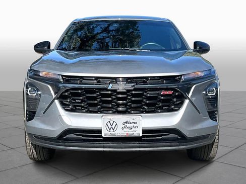 Used 2024 Chevrolet Trax RS w/ Driver Confidence Package image 3