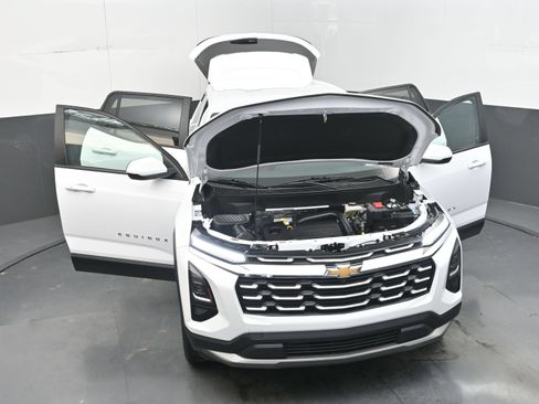 Used 2026 Chevrolet Equinox LT FWD image 40