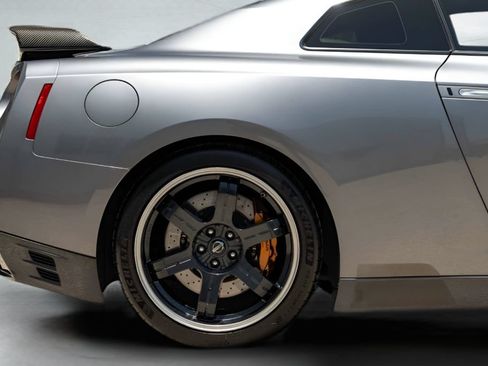 Used 2013 Nissan GT-R Black Edition AWD/4WD image 9