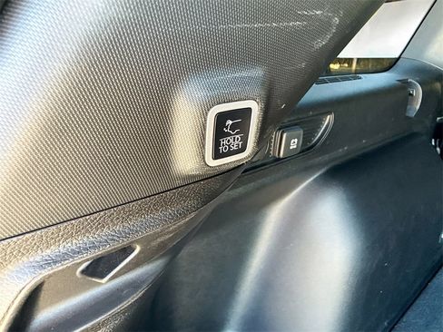 Used 2024 Jeep Grand Cherokee Limited w/ Black Appearance Package image 31